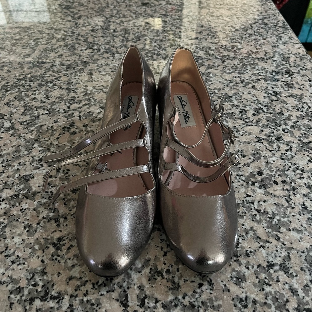 Silver triple strap Mary Jane with block heel never worn uk8 us 10